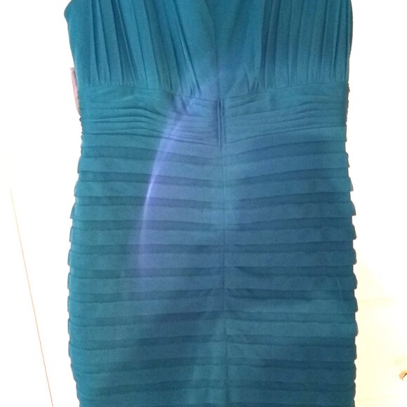 Liliana formal midi with sequin sleeveless dress - Picture 11 of 11